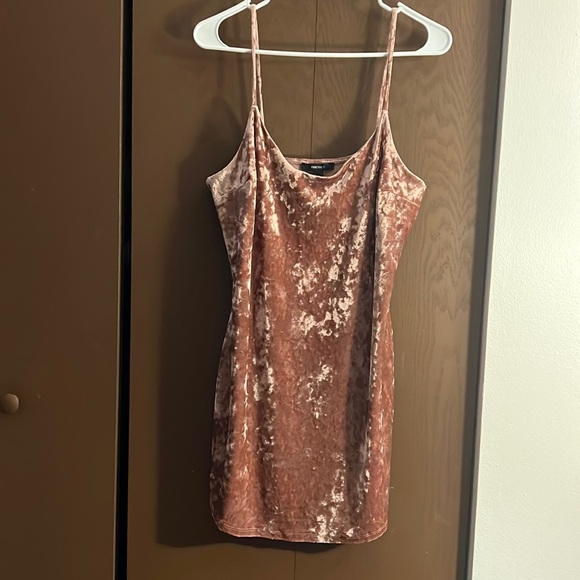 Pink/ rose gold velvet slip on dress - Picture 3 of 7